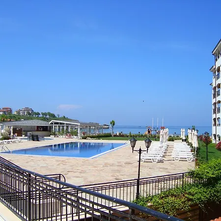 Menada Nestinarka * Tsarevo